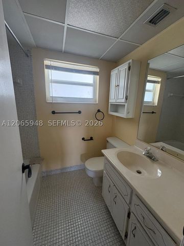 3091 NW 46th Ave 407C, Lauderdale Lakes, FL 33313