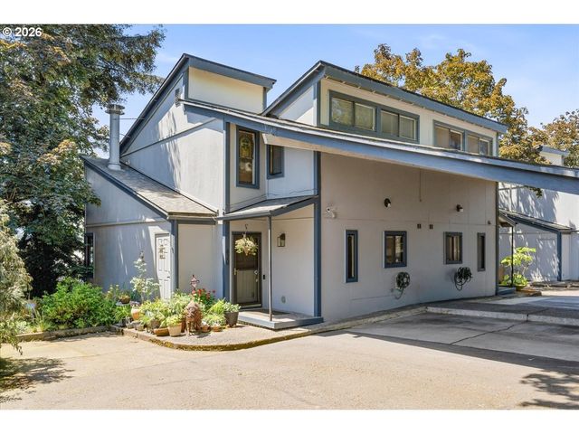620 N TOMAHAWK ISLAND Dr, Portland, OR 97217