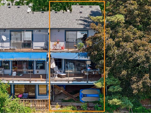 620 N TOMAHAWK ISLAND Dr, Portland, OR 97217