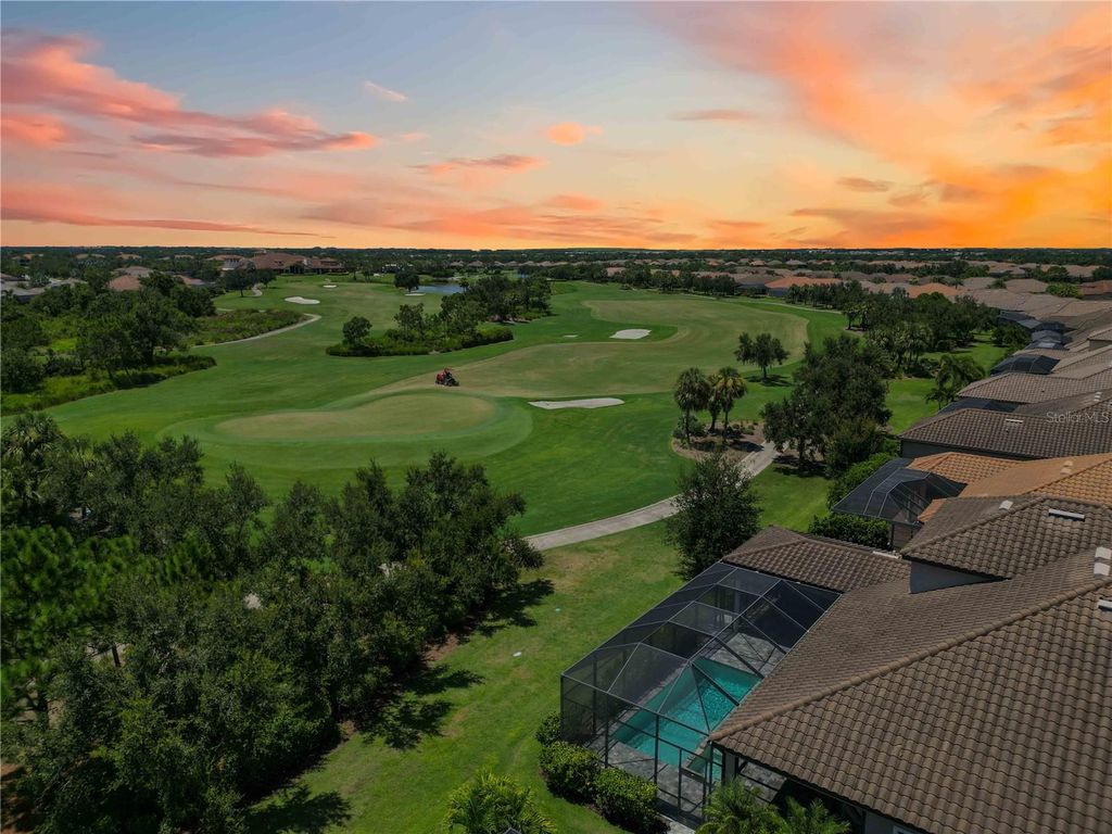 Image 11 of property listing at 4744 BENITO COURT, Bradenton, FL 34211