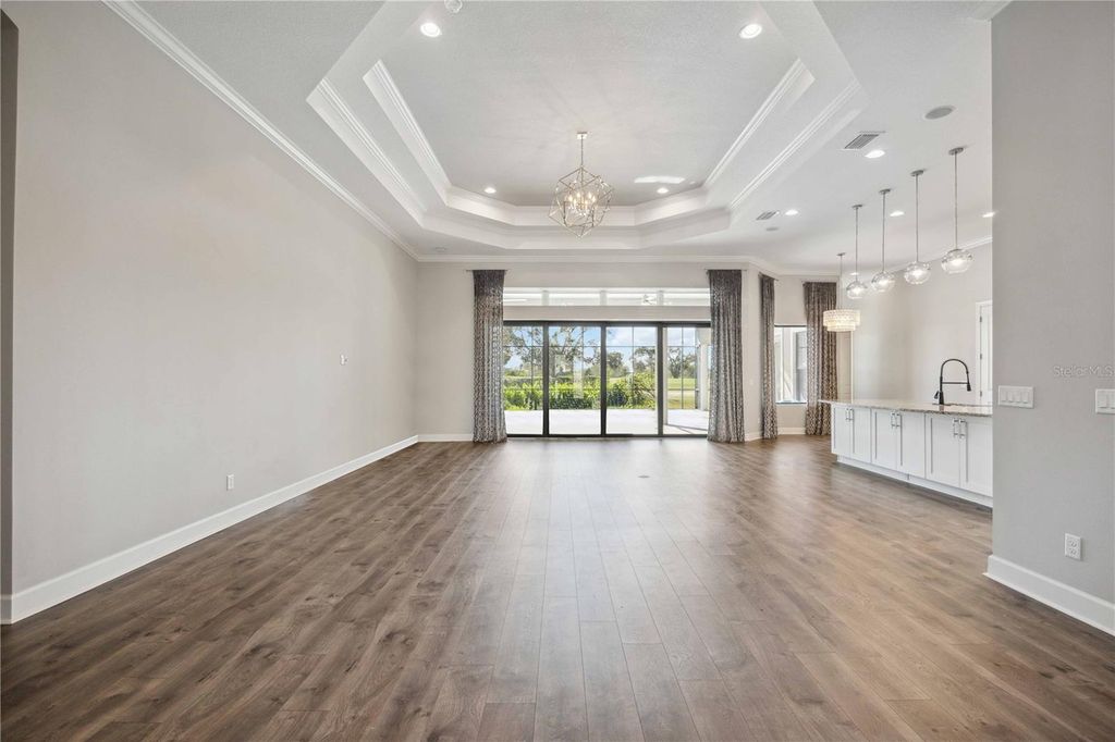 Image 18 of property listing at 4744 BENITO COURT, Bradenton, FL 34211