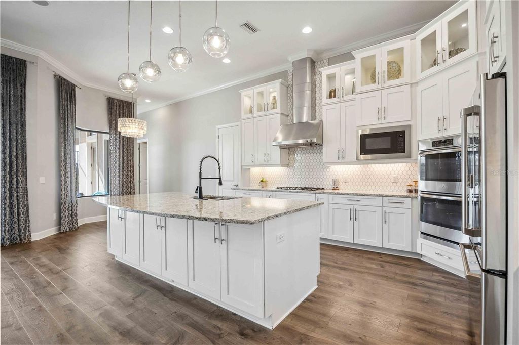 Image 25 of property listing at 4744 BENITO COURT, Bradenton, FL 34211