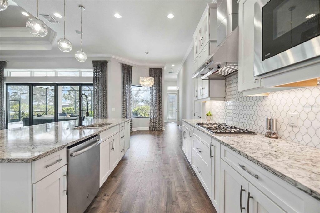 Image 27 of property listing at 4744 BENITO COURT, Bradenton, FL 34211