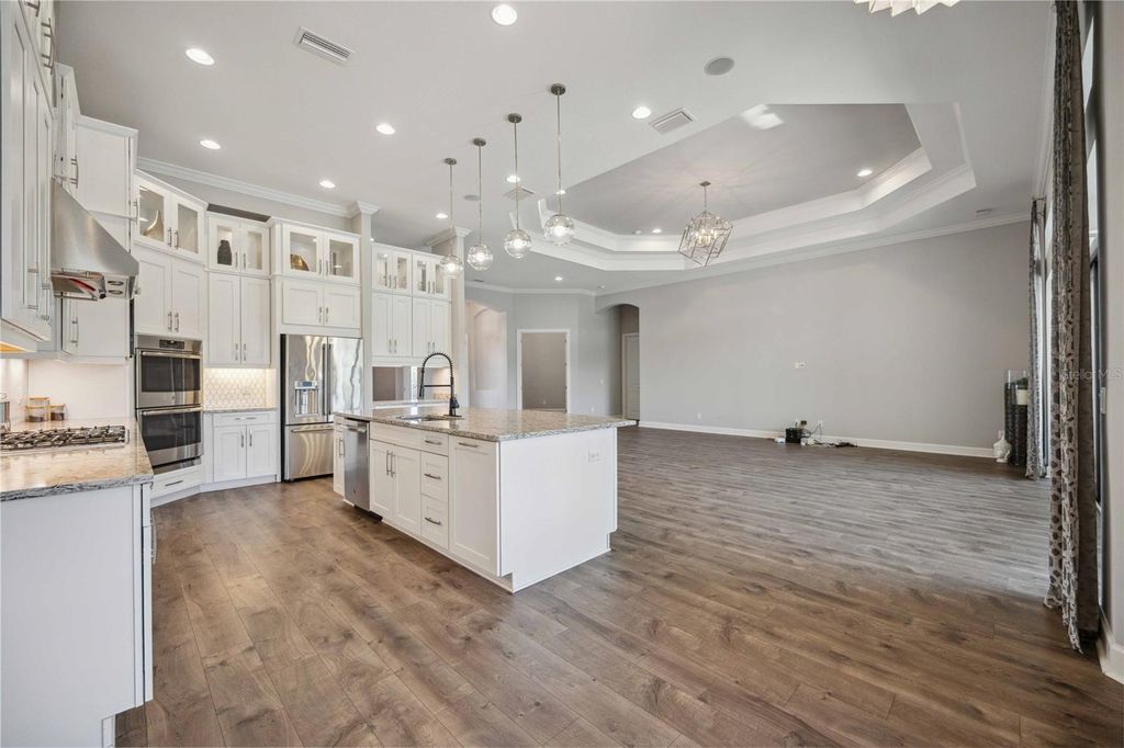 Image 28 of property listing at 4744 BENITO COURT, Bradenton, FL 34211