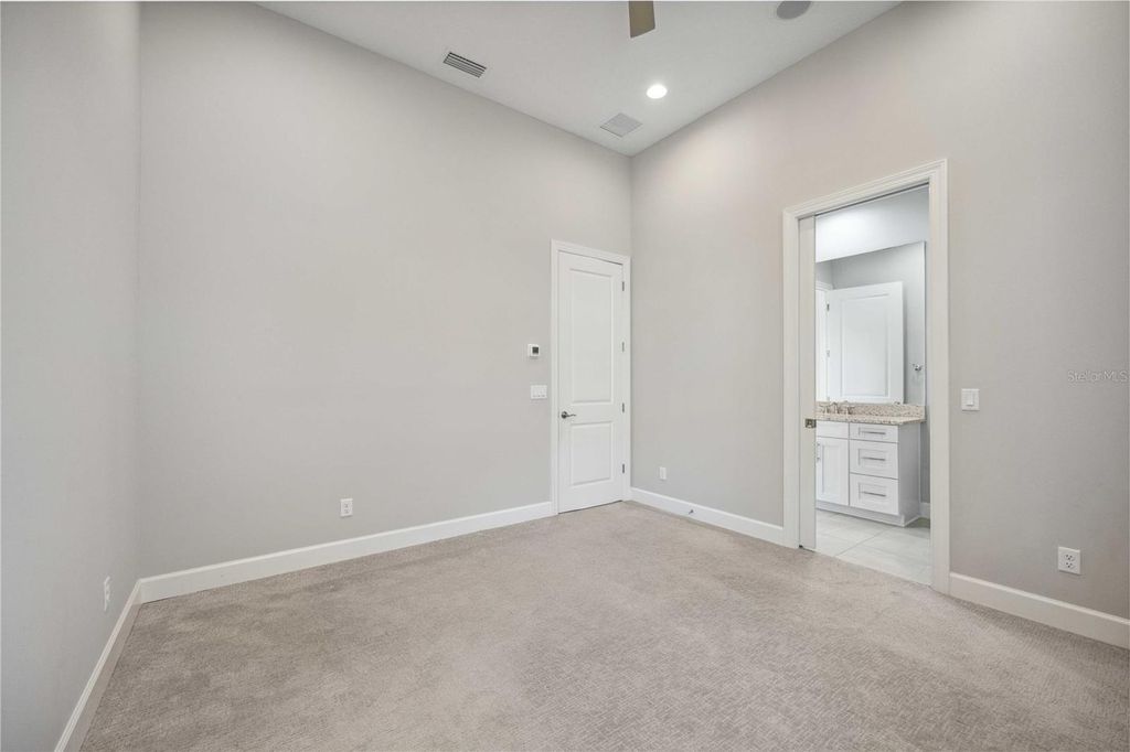 Image 37 of property listing at 4744 BENITO COURT, Bradenton, FL 34211