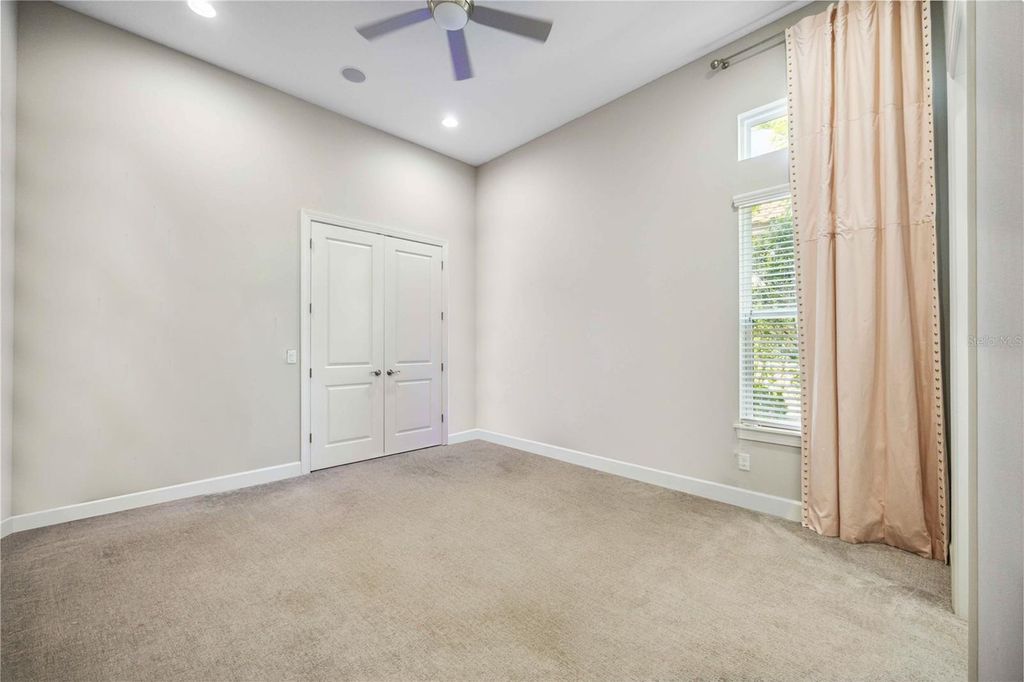 Image 40 of property listing at 4744 BENITO COURT, Bradenton, FL 34211