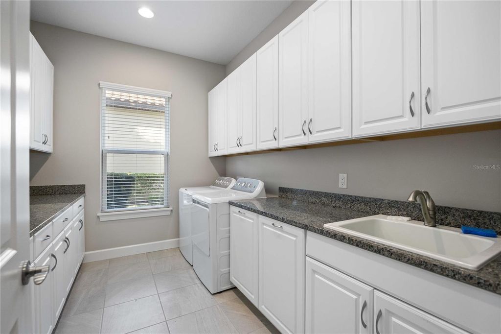 Image 49 of property listing at 4744 BENITO COURT, Bradenton, FL 34211