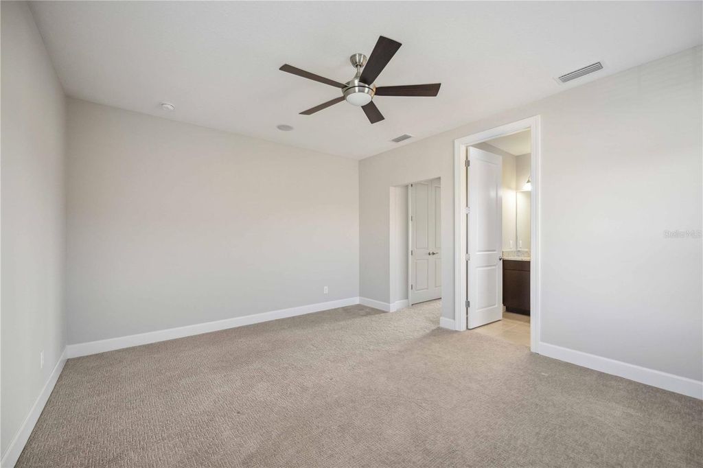 Image 52 of property listing at 4744 BENITO COURT, Bradenton, FL 34211