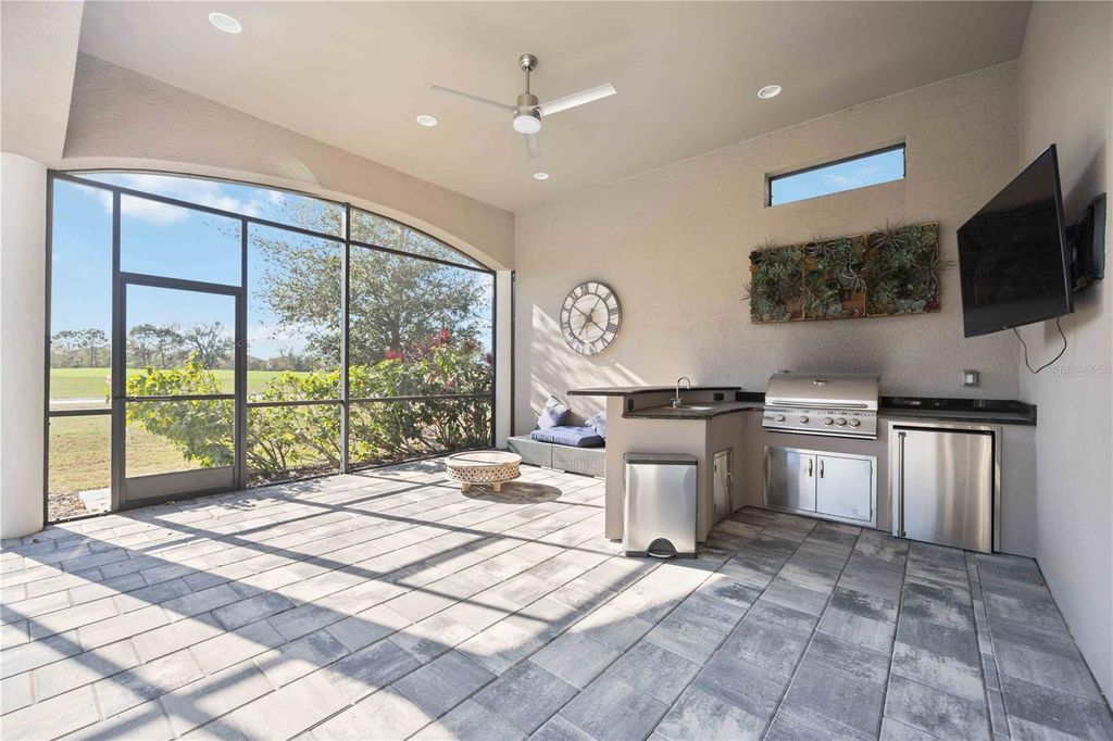 Image 56 of property listing at 4744 BENITO COURT, Bradenton, FL 34211