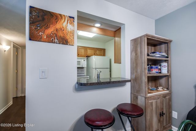 1229 Westlynne Way APT 5, Louisville, KY 40222