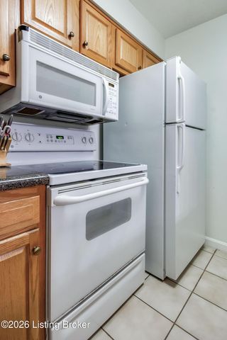 1229 Westlynne Way APT 5, Louisville, KY 40222