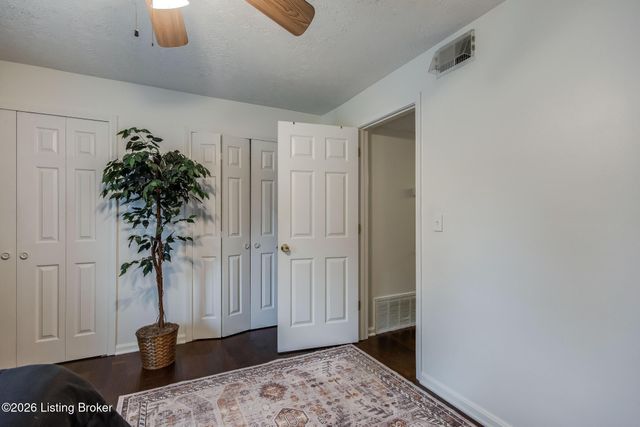1229 Westlynne Way APT 5, Louisville, KY 40222