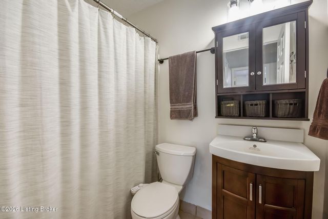 1229 Westlynne Way APT 5, Louisville, KY 40222