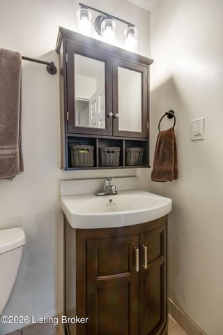 1229 Westlynne Way APT 5, Louisville, KY 40222