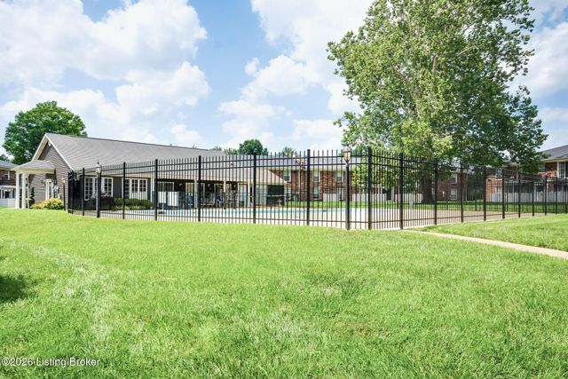 1229 Westlynne Way APT 5, Louisville, KY 40222