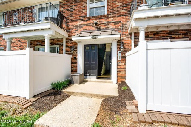 1229 Westlynne Way APT 5, Louisville, KY 40222