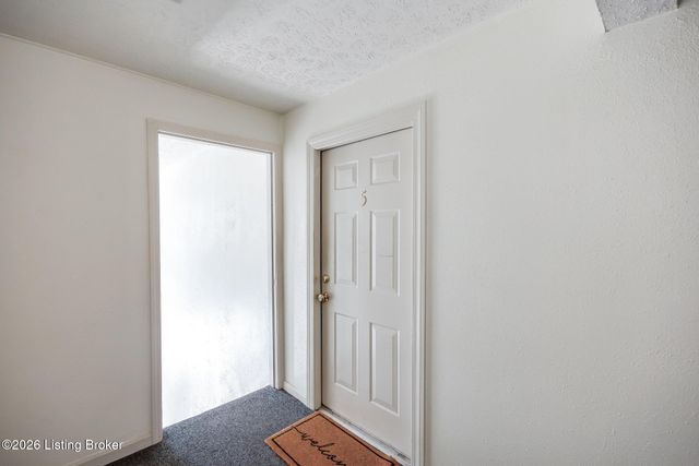 1229 Westlynne Way APT 5, Louisville, KY 40222