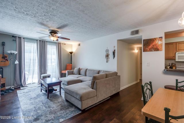 1229 Westlynne Way APT 5, Louisville, KY 40222