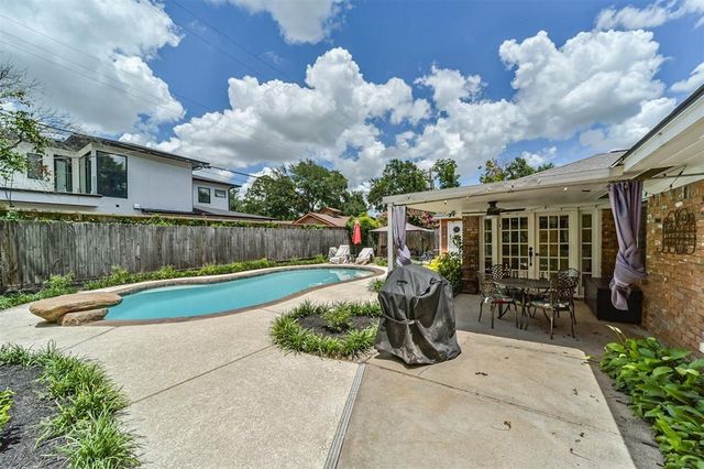 9910 Pine Lake Drive, Houston, TX 77055
