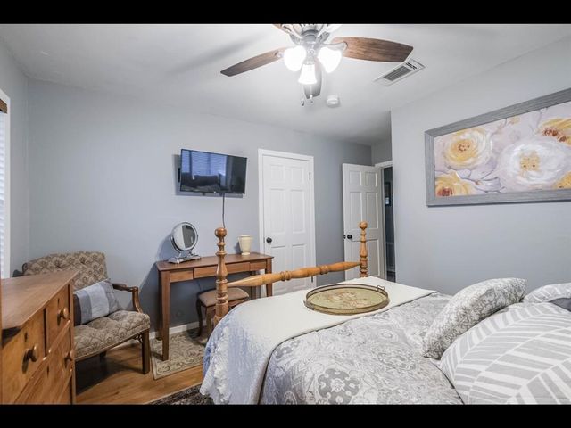 9910 Pine Lake Drive, Houston, TX 77055