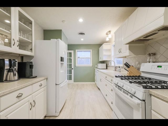 9910 Pine Lake Drive, Houston, TX 77055