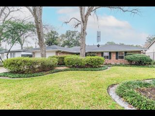 9910 Pine Lake Drive, Houston, TX 77055