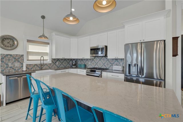 1799 Lakeside Drive, Canyon Lake, TX 78133
