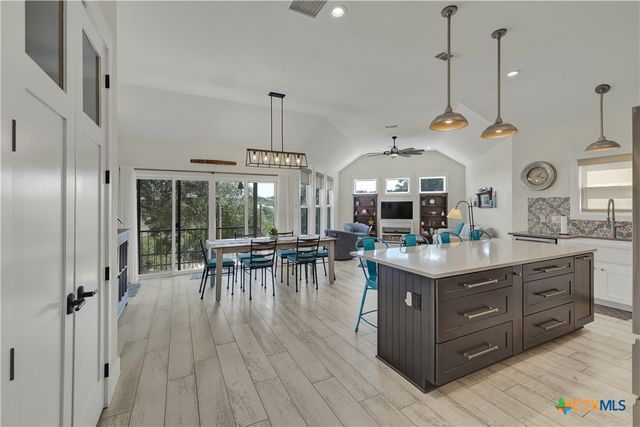 1799 Lakeside Drive, Canyon Lake, TX 78133