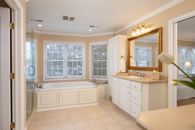 2532 Edgewood PLACE, La Crosse, WI 54601