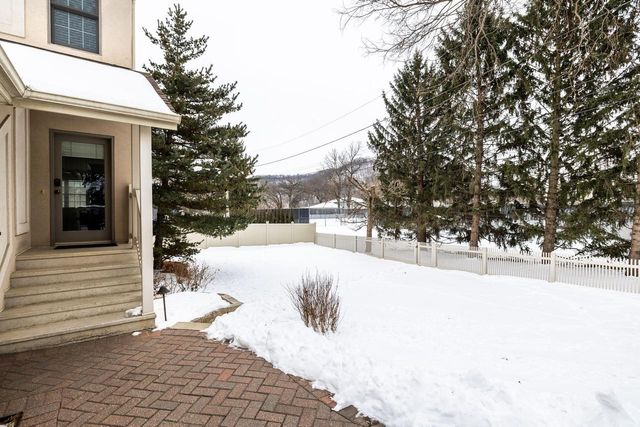 2532 Edgewood PLACE, La Crosse, WI 54601