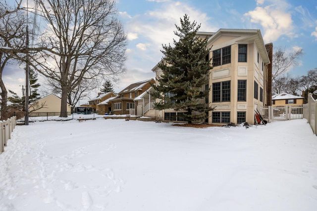 2532 Edgewood PLACE, La Crosse, WI 54601