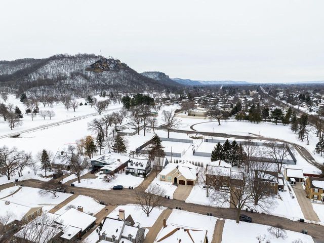 2532 Edgewood PLACE, La Crosse, WI 54601