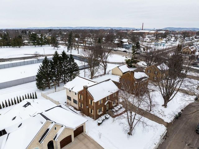 2532 Edgewood PLACE, La Crosse, WI 54601