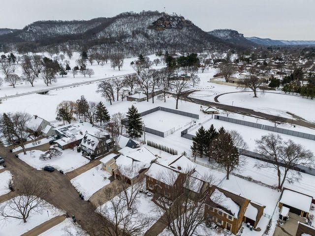 2532 Edgewood PLACE, La Crosse, WI 54601