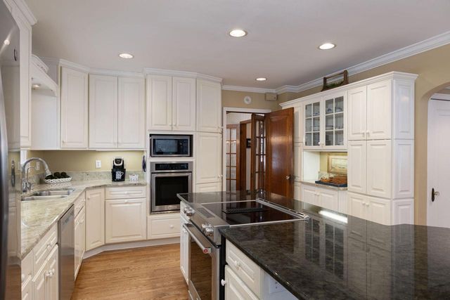 2532 Edgewood PLACE, La Crosse, WI 54601