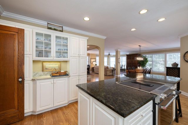 2532 Edgewood PLACE, La Crosse, WI 54601