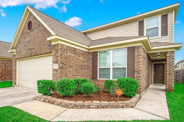 5215 Espuela Lane, Baytown, TX 77521