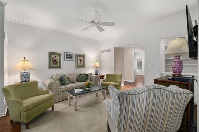 3709 Somerset Drive, Prairie Village, KS 66208
