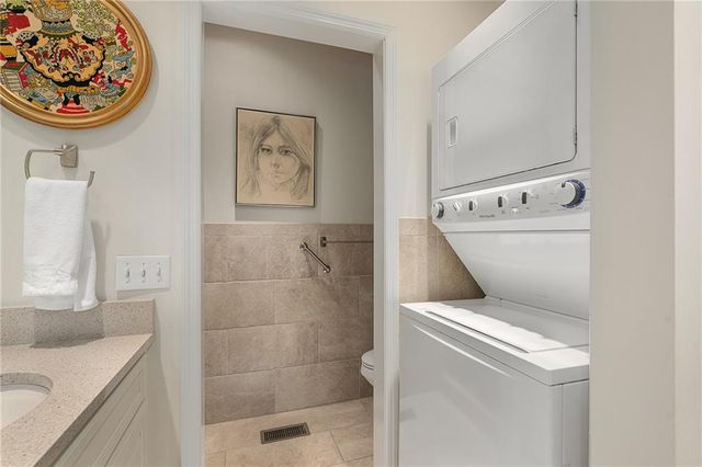 3709 Somerset Drive, Prairie Village, KS 66208