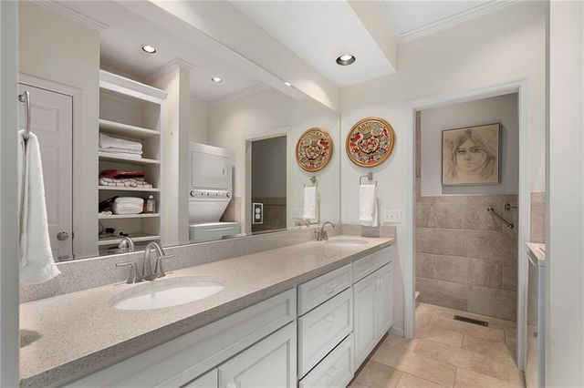 3709 Somerset Drive, Prairie Village, KS 66208