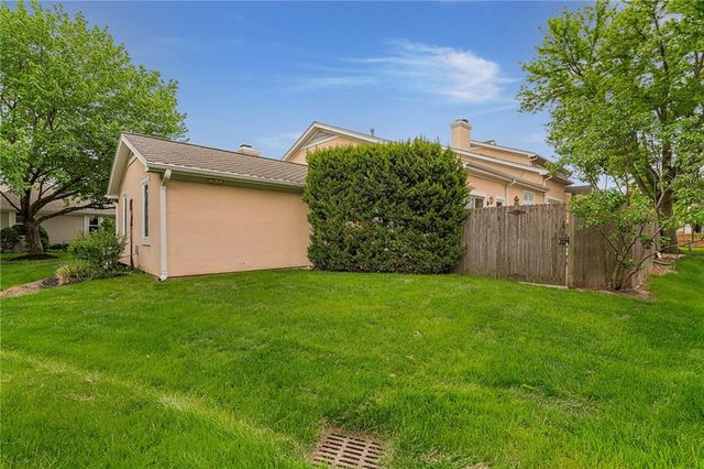 3709 Somerset Drive, Prairie Village, KS 66208