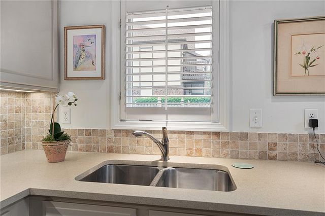3709 Somerset Drive, Prairie Village, KS 66208