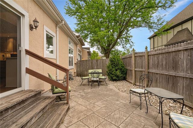 3709 Somerset Drive, Prairie Village, KS 66208