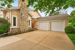 3709 Somerset Drive, Prairie Village, KS 66208