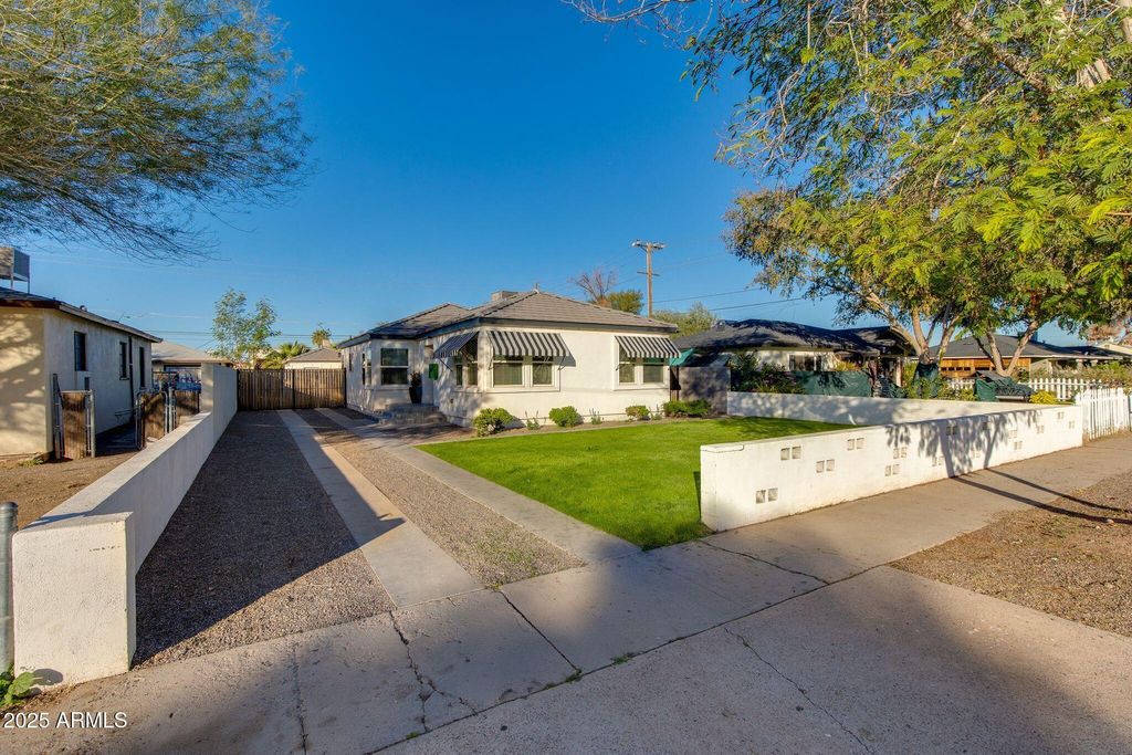 488 N WASHINGTON Street, Chandler, AZ 85225 — photo 2
