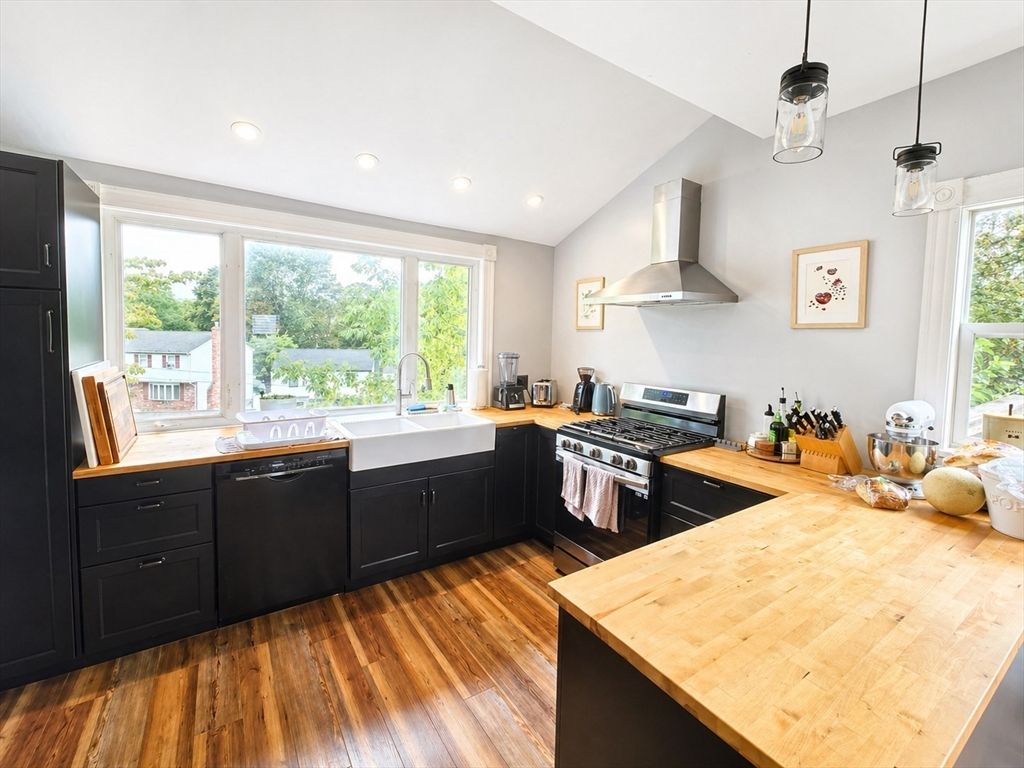11 Granville Pl 11, Malden, MA 02148