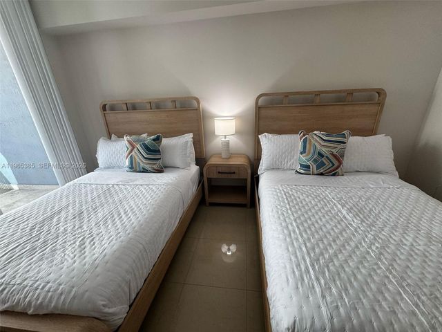 170 SE 14th St 1108, Miami, FL 33131