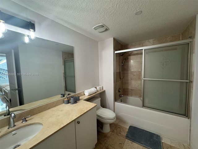 170 SE 14th St 1108, Miami, FL 33131