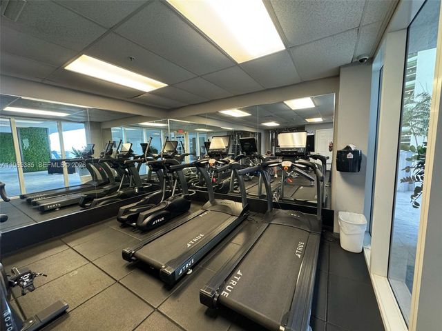 170 SE 14th St 1108, Miami, FL 33131