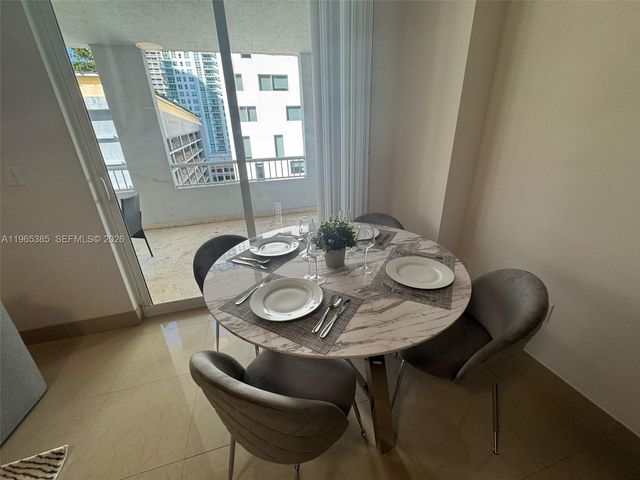 170 SE 14th St 1108, Miami, FL 33131